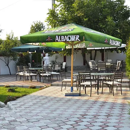 - Restaurant Leon * Bacău